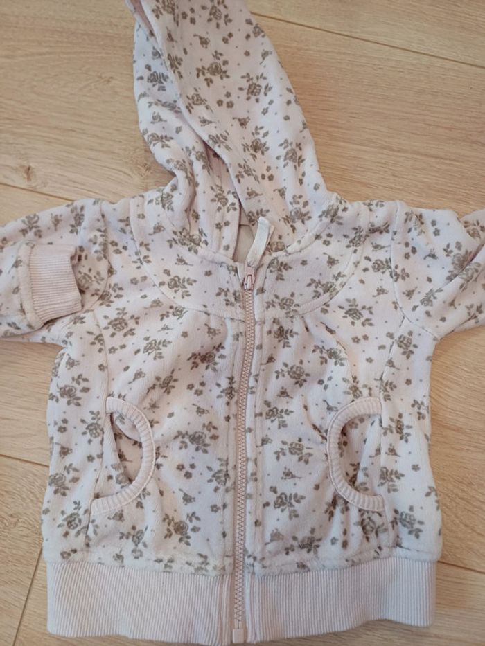 Lot 3 gilets capuche 6 mois - photo numéro 4