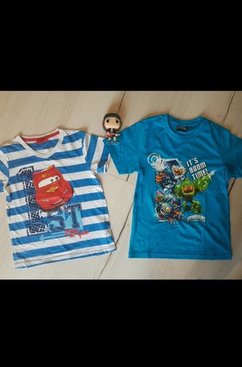 Lot de 2 tee-shirts fantaisie garçon 8ans cars et skylanders