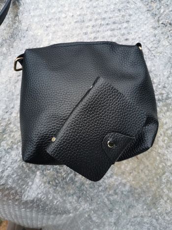 Ensemble trousse et pochette à cartes noirs