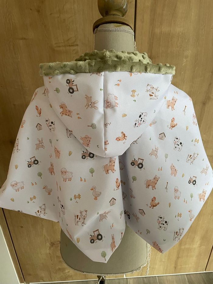 Poncho imperméable 6/9 mois à 3/4 ans