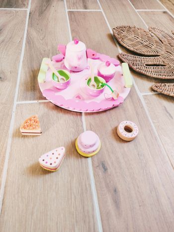 🫖Dinette service à thé avec gâteaux et plateau en bois marque Classic World