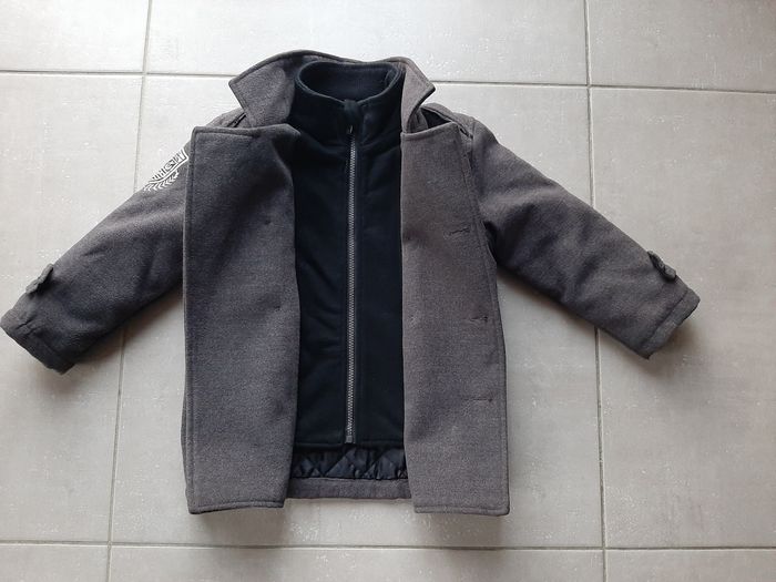 Manteau comme neuf gris foncé confortable et chaud - photo numéro 3