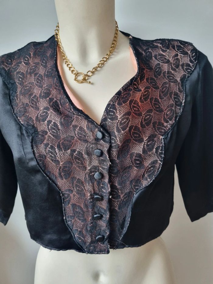 Haut en soie et dentelle noir vintage - photo numéro 13