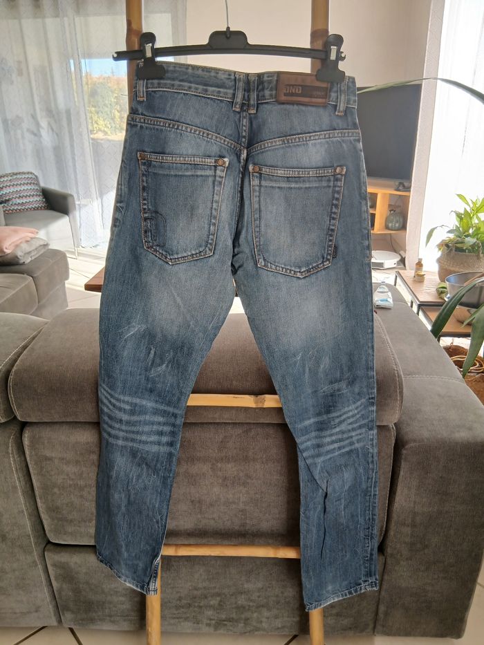 Jean droit. Taille W28 L32. Marque DND. - photo numéro 2