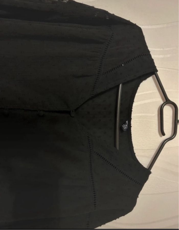 Blouse noire kiabi taille M - photo numéro 2