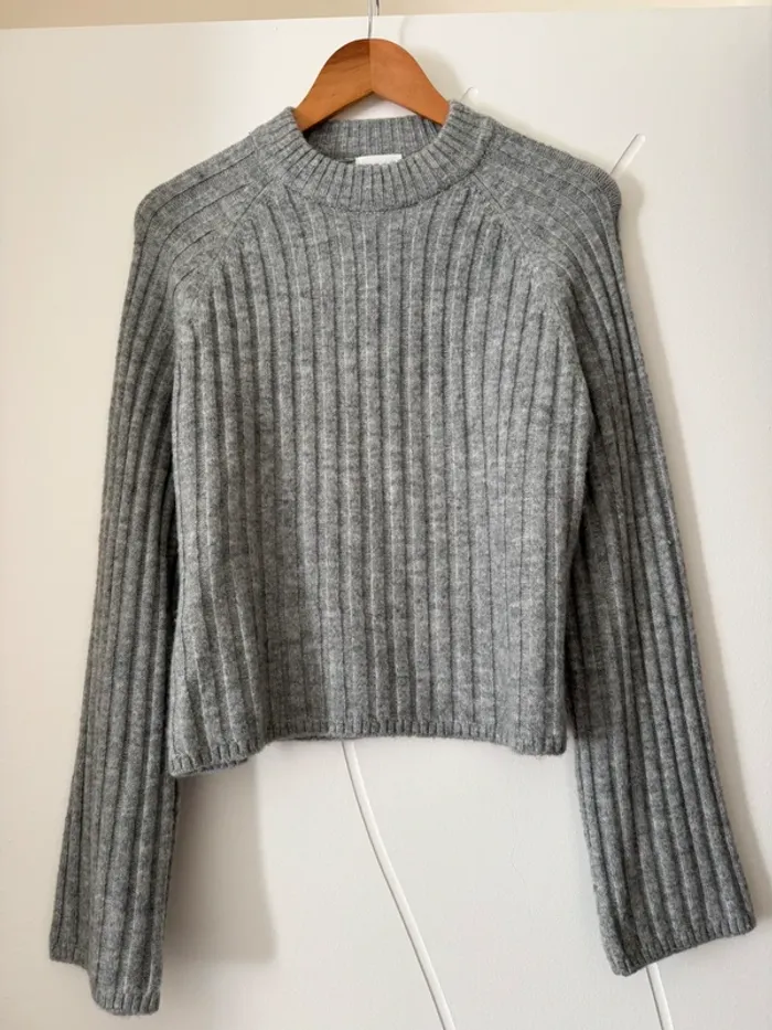 Pull côtelé gris H&M – coupe courte