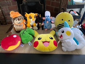Lot de divers peluches