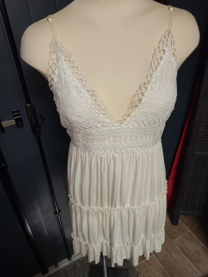 Magnifique robe d'été crème - photo numéro 2