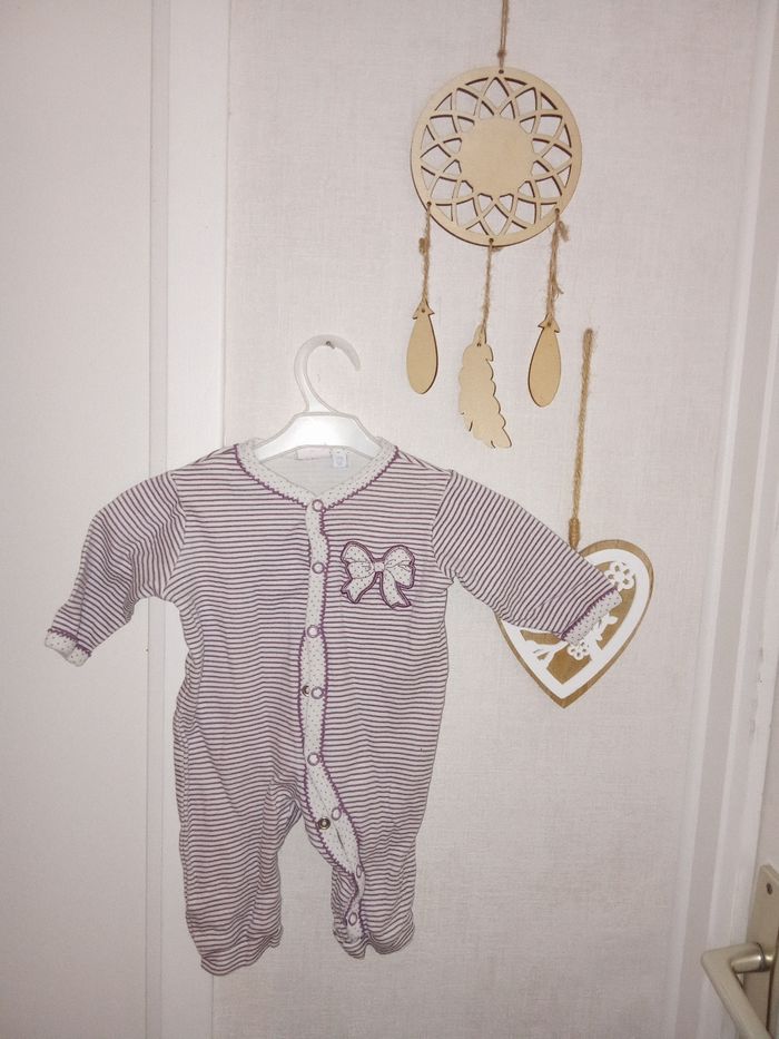 Pyjama bébé fille  1 mois, mi saison été violine rayé blanc
