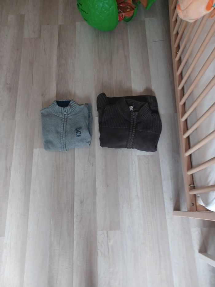 Lot de pulls et de gilets pour garçon - photo numéro 2