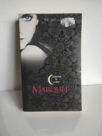 Livre la maison de la nuit tome 1 marquée