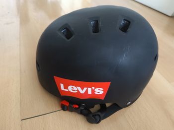 Casque avec stickers 