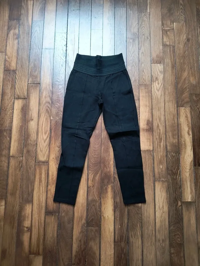 Pantalon Zara taille XS - photo numéro 2