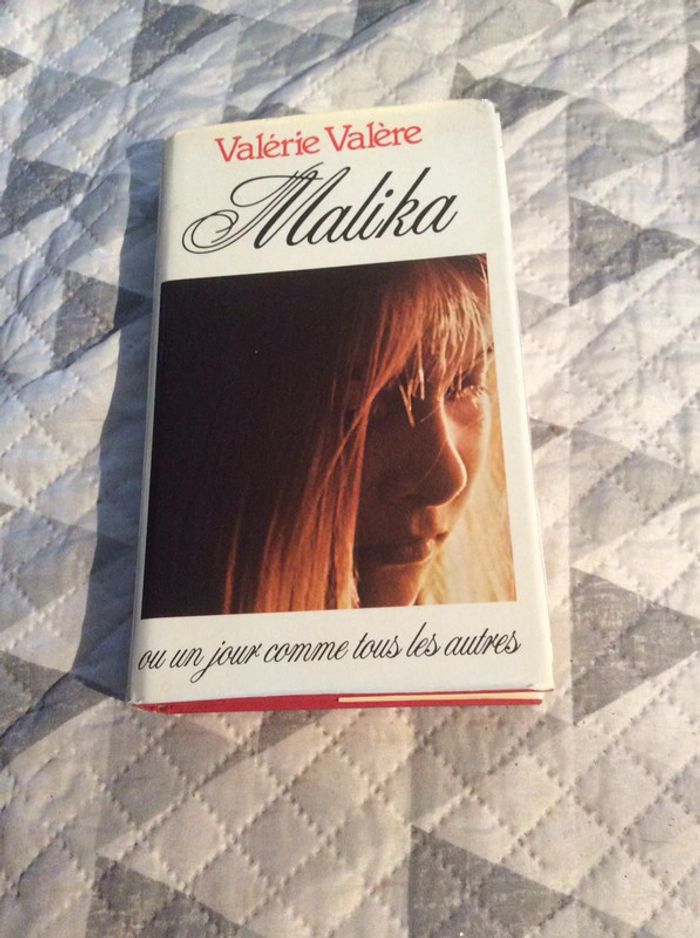 #Malika Valérie Valère