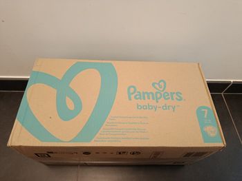 Pampers Baby-Dry taille 7