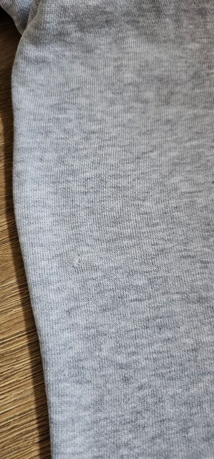 Lot de vêtements taille 8 ans présentant des défauts - photo numéro 7