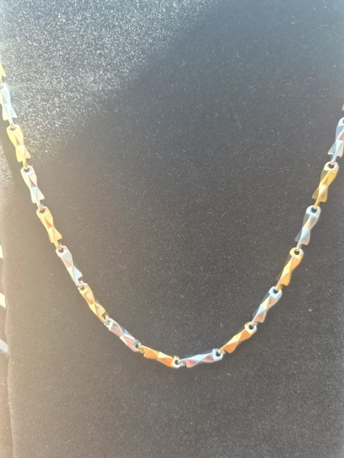 Collier original pour homme en acier