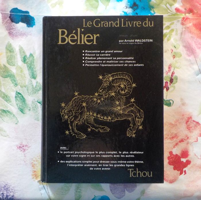 LE GRAND LIVRE DU BELIER par A. WALDSTEIN Ed. Tchou