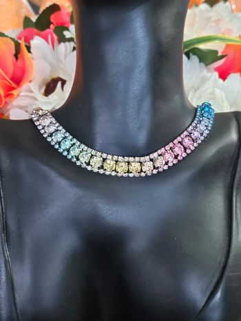 Collier avec ses pierres topaz multicolore en acier inoxydable