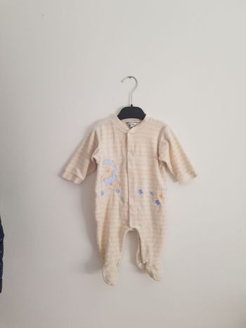 Pyjama en velours taille 3 mois