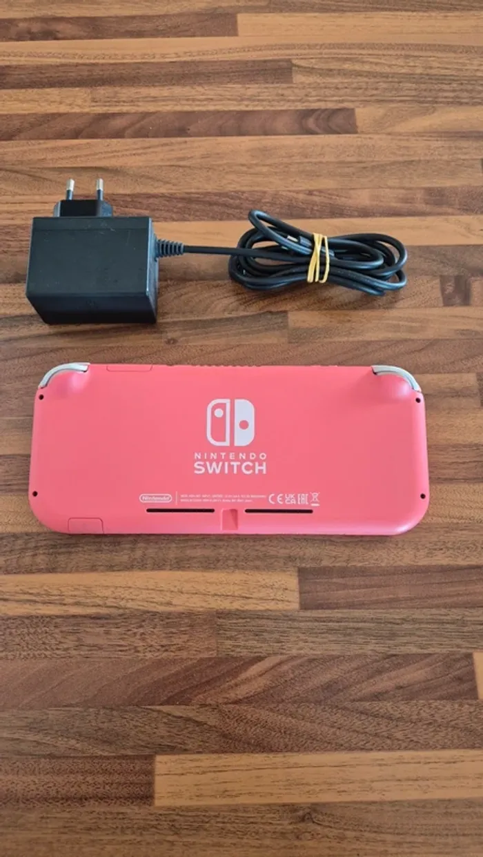Console Nintendo switch lite "Couleur corail" - photo numéro 2