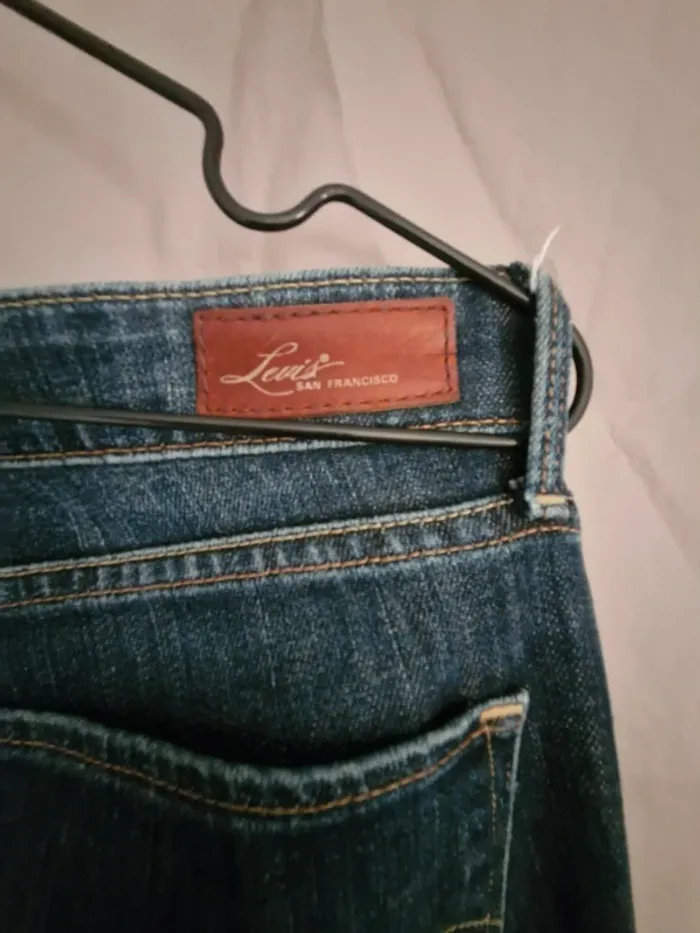 Jean femme levi's
28x32
Demi curve
taille basse - photo numéro 5