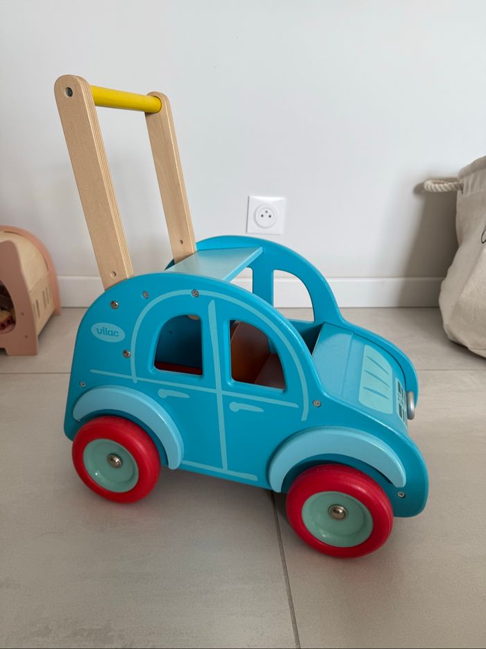 Chariot de marche 2 CV Citroën de la marque française Vilac - photo numéro 2