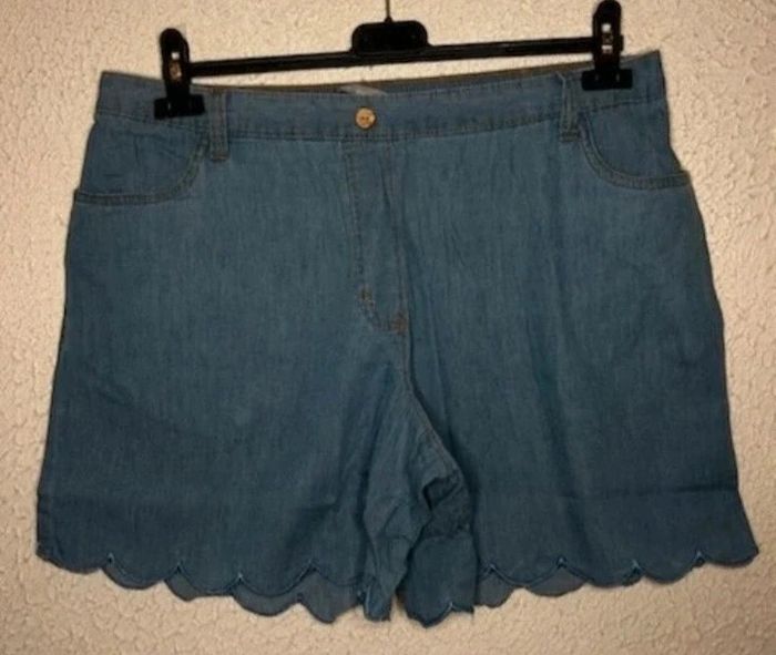 Short coupe droite finition écailles T40 - photo numéro 2