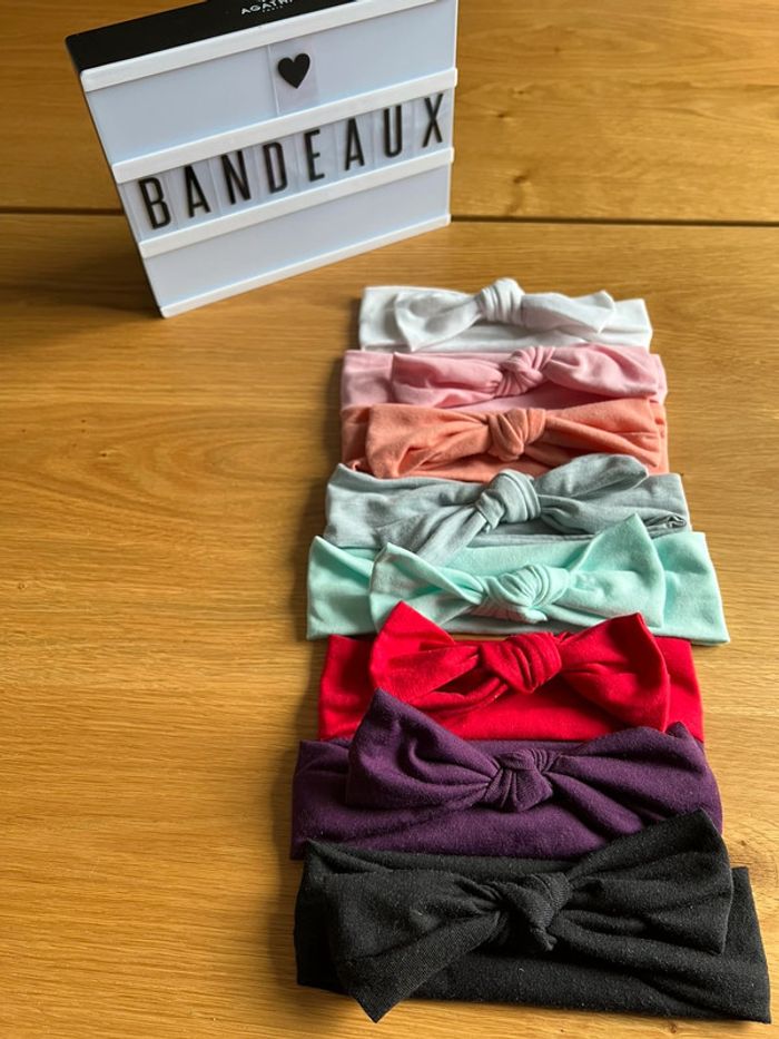 Lot de 8 bandeaux extensibles en coton (différentes couleurs) - Dés 3 mois