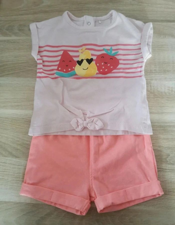 Ensemble t-shirt et short bébé fille 12 mois comme NEUF