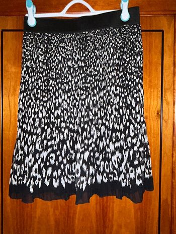 Jupe plissée noire et blanche 40 Promod