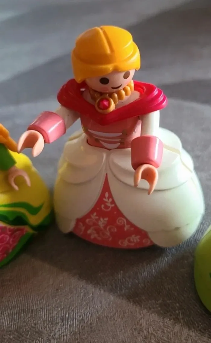 Lot de 4 figurines playmobil princesse - photo numéro 4