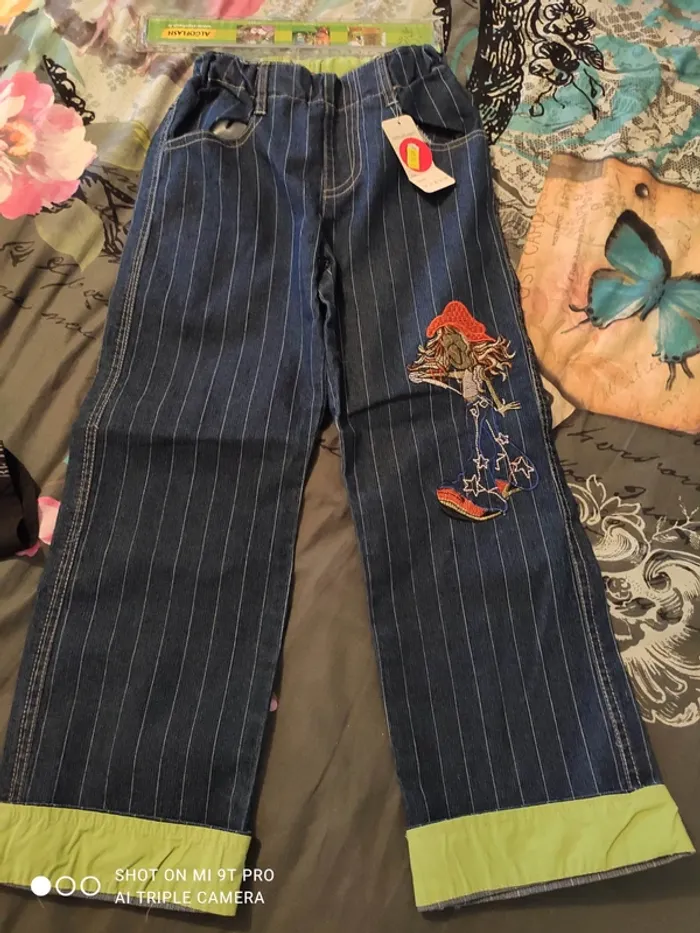 Pantalon neuf taille 8 10 Ans
