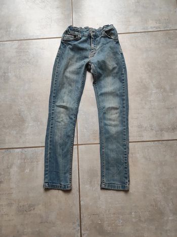 Jean garçon taille 12 ans.