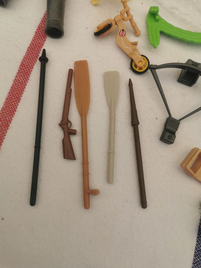 Lot d'accessoires et pièces détachées différentes Playmobil - photo numéro 8