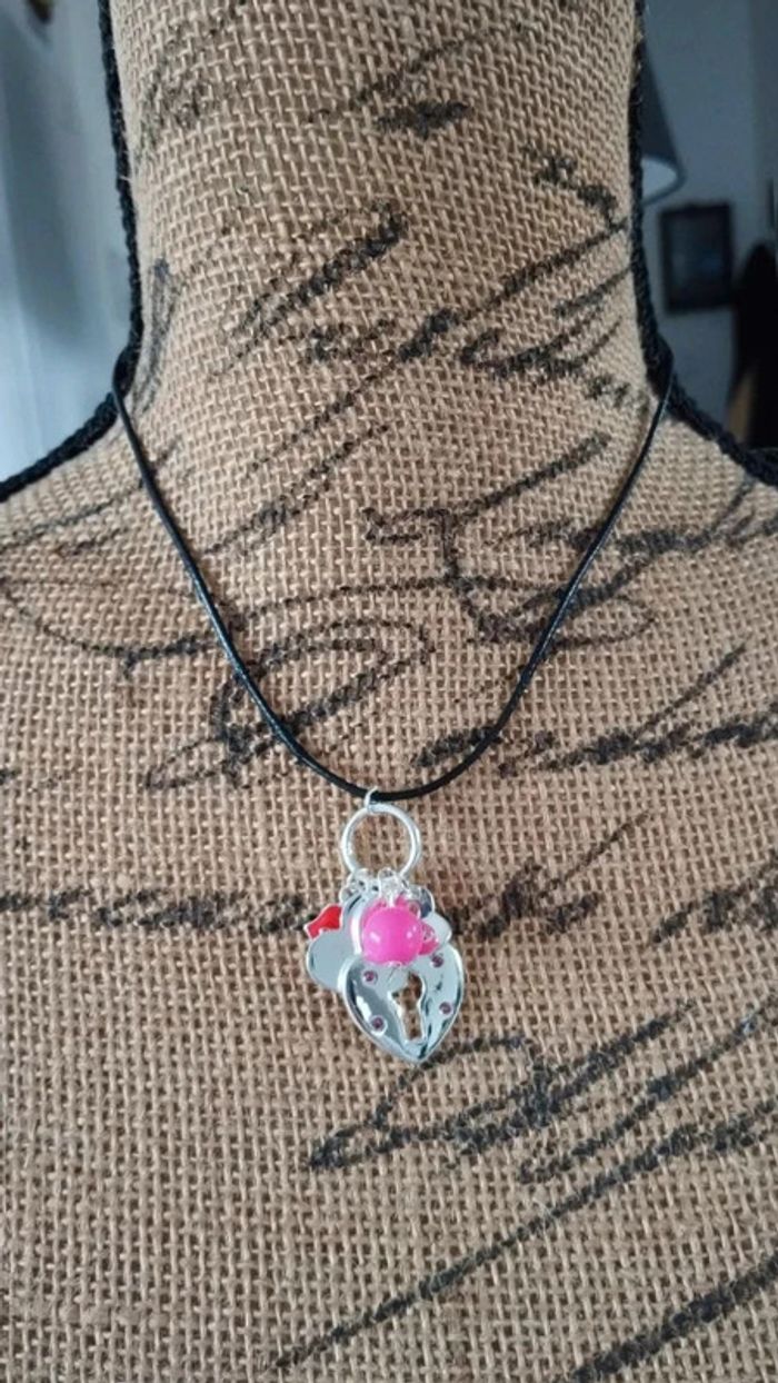Collier  multi  pendentifs  argenté rose  rouge noir - photo numéro 2