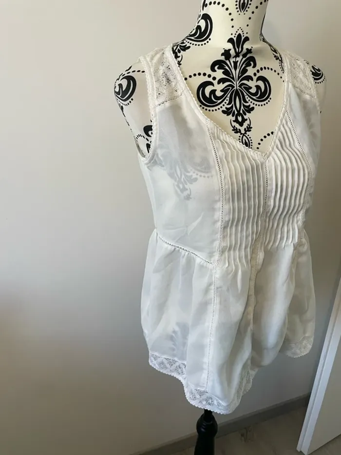 Blouse top débardeur H&M taille 36 blanc dentelle chic - photo numéro 3