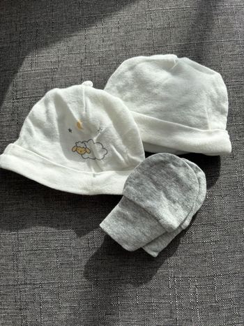 Bonnets de naissance + moufles anti-griffures