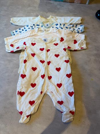 Lot de 4 pyjama dort bien Petit Bateau taille 67 cm