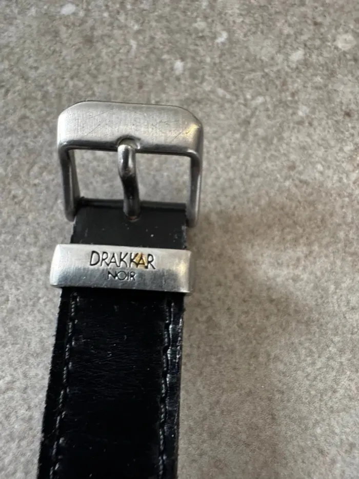 Montre Drakkar, quelques marques d'usures, pile à changer, - photo numéro 3