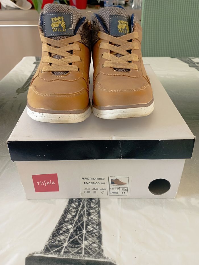 Bottines à lacets et fermeture éclair marron tissaia taille 33 neuve 10€