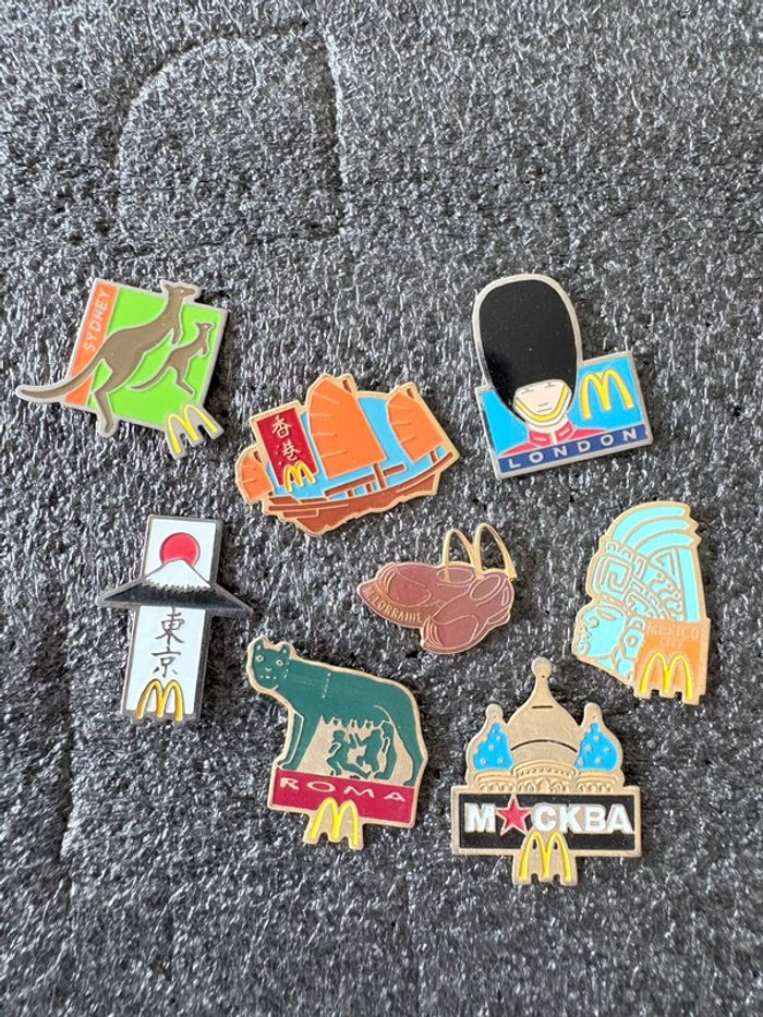 Lot 8 pin’s Mac donalds