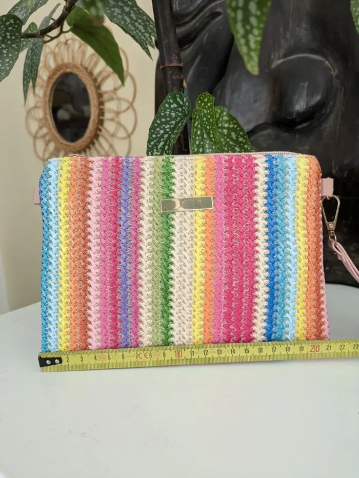 Sac en raphia rayé – neuf – l’accessoire qui respire la joie de vivre - photo numéro 10
