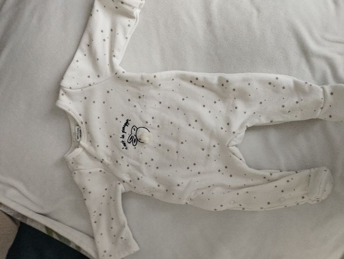 Pyjama tape à l'oeil 3 mois