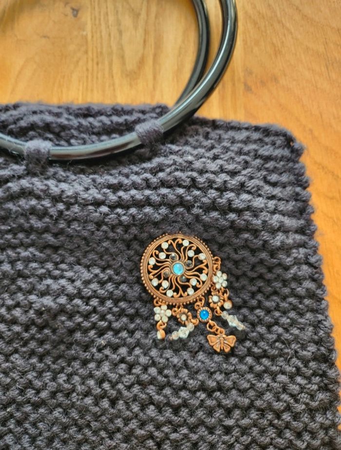 Sac noir laine anse ronde broche fait main - photo numéro 2