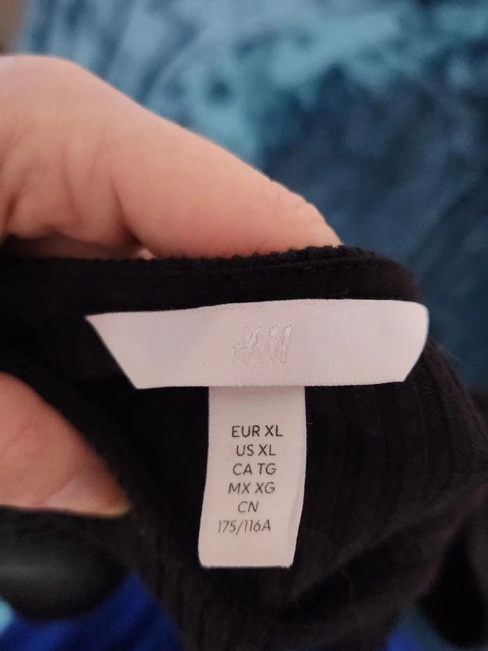 Top noir - photo numéro 3