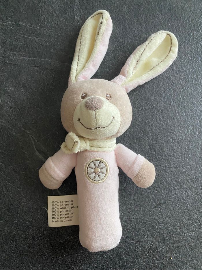 Doudou hochet lapin kiabi