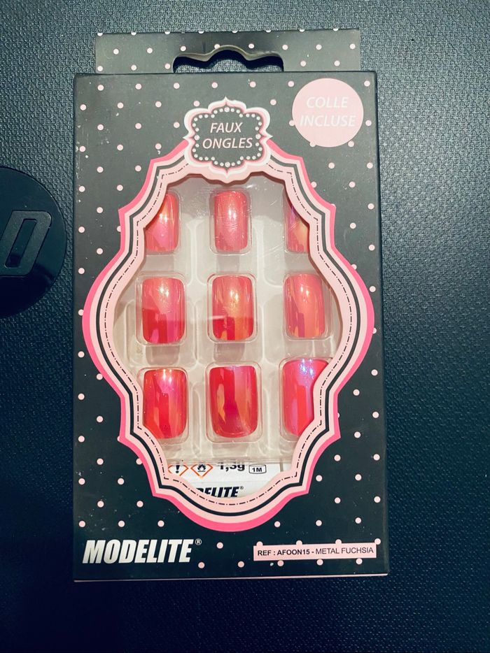 Faux ongles neuf
