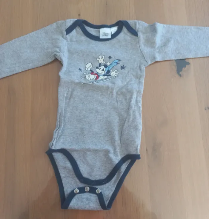 Ensemble Disney Noël 9 mois - photo numéro 2