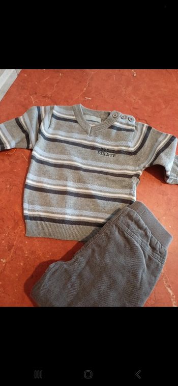 Ensemble bébé taille 12 mois